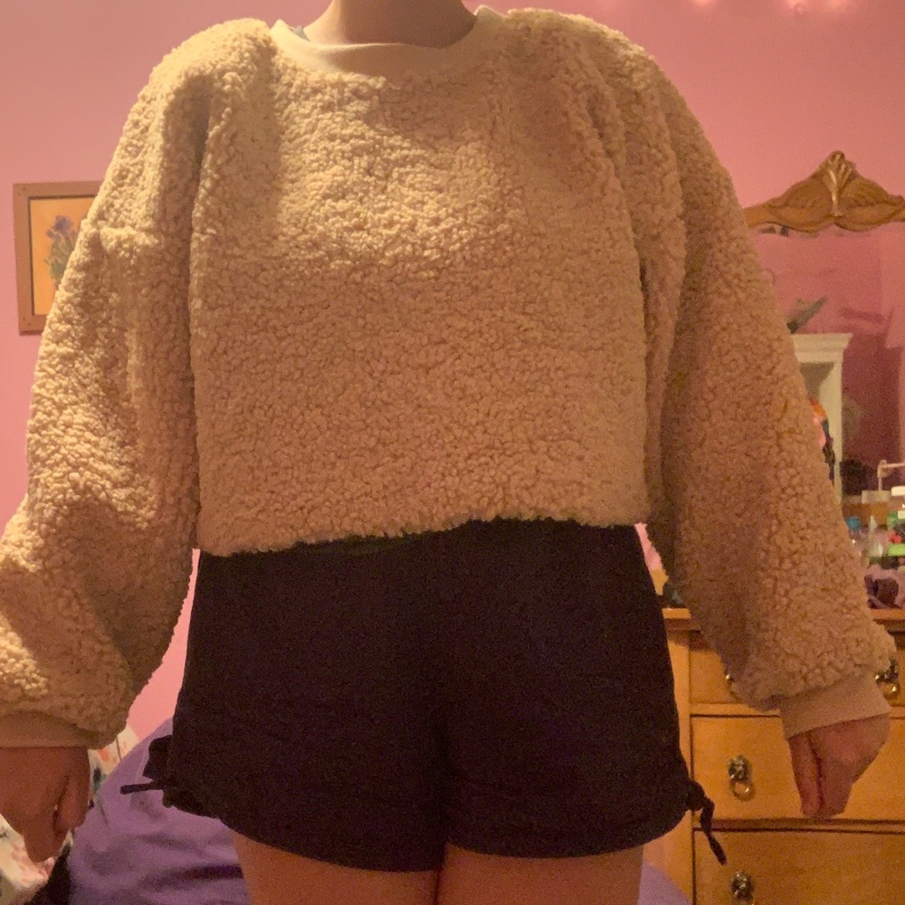 *Sheep skin* crop shirt